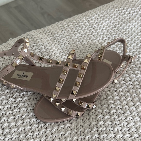Valentino Women's Studded Sandals - Taupe lighted used - Picture 6 of 6